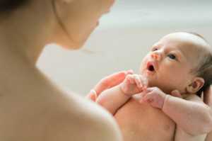 Кабинет Министров разъяснил, как регистрировать детей, рожденных вне роддома