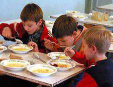 В Симферопольском районе на питание школьников потратили лишний миллион