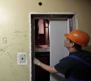 Власти Севастополя решили до конца года отремонтировать все лифты