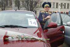 В Столице Крыма инвалидам и ветеранам вручили ключи от автомобилей