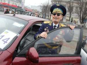 Крымским льготникам вручили 14 автомобилей