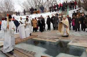 В Симферополь привезли 20 тонн святой воды