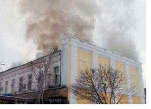 Симферопольская мэрия восстановит сгоревший дом на Карла Маркса. Погорельцы с Тарвацкого – «в пролете»
