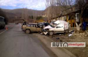 В Белогорском районе Крыма в лобовом столкновении погиб водитель