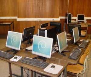 Библиотекам четырех районов Крыма выдадут компьютеры для открытия Интернет-центров