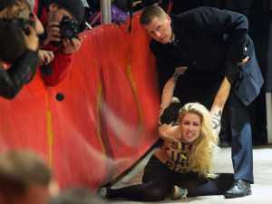 Полуголые активистки FEMEN засветились на красной дорожке Берлинале
