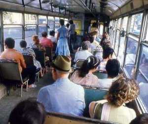 Для льготников в Феодосии пустят бесплатные автобусы