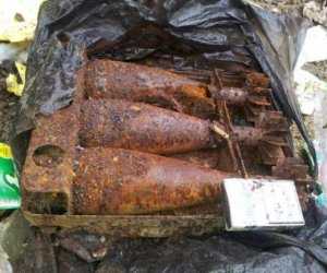 На площадке для мусора в Евпатории нашли три мины