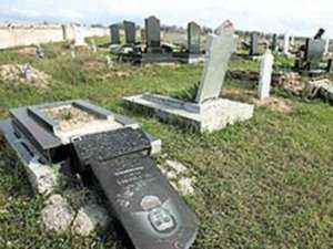 В Крыму продолжается грабительство с кладбищ: следующее исчезновение памятников