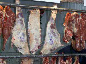 В Керчи нашли грубейшие нарушения в работе мясников на рынке