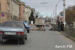 По ул. Свердлова затруднено движение транспорта