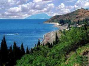 На юге Крыма сносят заборы на берегу моря