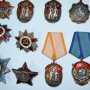 Американец пытался внаглую пронести мимо крымских таможенников ценную коллекцию орденов и марок