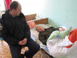 В Белогорске участковый, приехав на вызов, спас парализованного пенсионера