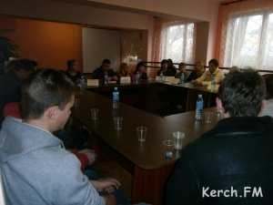 В Керчи провели круглый стол на тему борьбы с наркоманией и алкоголизмом