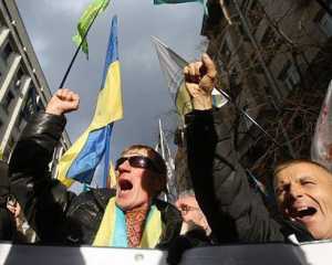 Оппозиция объявила всеукраинскую акцию протеста “Вставай, Украина!”