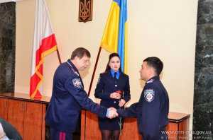 Михаил Слепанев наградил сотрудников патрульной службы за раскрытие преступления по «горячим следам»