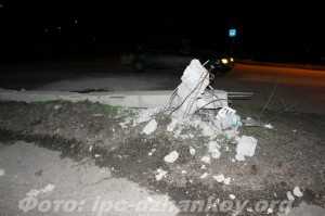 В Джанкое разыскивают водителя, сбившего столб и скрывшегося с места ДТП