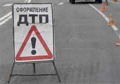В Столице Крыма автобус врезался в машину