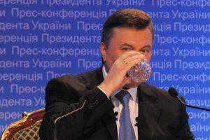 В крымские резиденции Януковича накупили элитной минералки