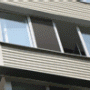 В Евпатории мужчина выпал с балкона