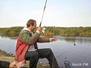 До лета рыбакам запрещено ловить рыбу почти на всех водоемах