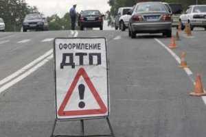 В Крыму в ДТП с микроавтобусом пострадали три человека