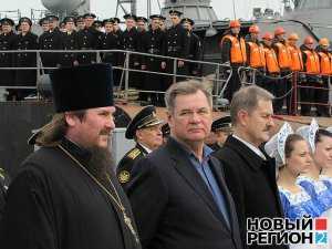 В Севастополе встретили российские корабли, вернувшиеся с «внезапных» учений