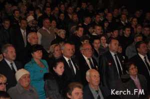 Мэр Керчи торжественно поздравил ветеранов с Днем освобождения города