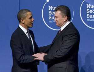 Обама с женой за прошлый год заработали в четыре раза меньше одного Януковича