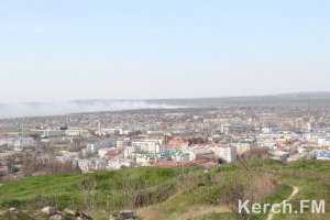 В Керчи сильно горит городская свалка. Техника не справляется