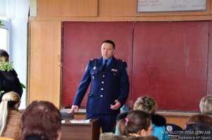Крымские правоохранители проводят профилактические беседы не только с детьми, тем не менее и с их родителями