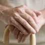 В Феодосии 94-летняя старушка порезала себе вены