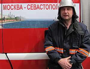 Москва передала Севастополю троллейбус и две пожарные машины