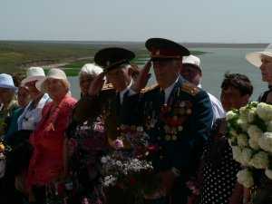 Под Керчью перезахоронили останки сорока советских воинов