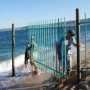 В Феодосии снесли нарушающий закон забор на пляже
