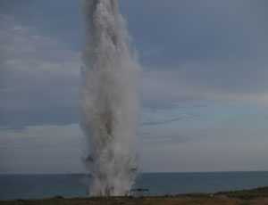 Под Саками спасатели взорвали столетнюю морскую мину