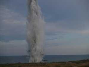 Под Саками спасатели взорвали столетнюю морскую мину