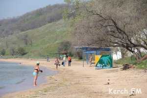 Жительницы Керчи приглашают горожан убрать пляж в Аршинцево