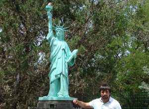 У евпаторийцев появилась своя Статуя Свободы