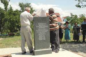В Крыму открыли памятник невинным жертвам депортации