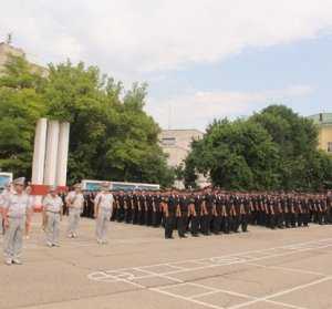 На помощь милиции Крыма прибыли внутренние войска из других регионов