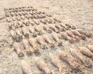 На севере Крыма в поле у села нашли 56 мин и снарядов времен войны