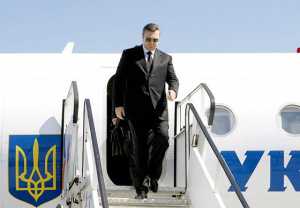Виктор Янукович прибыл в Крым