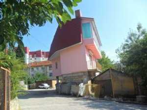 На юге Крыма строят гаражи в 8 этажей