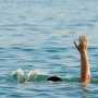 В Песчаном откачали едва не утонувшего мужчину