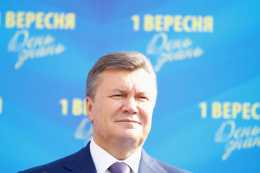 Янукович пообещал всем школам интернет, ученикам — планшеты