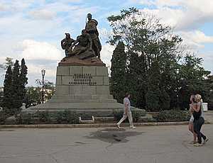 Власти Севастополя не желают помогать коммунистам реставрировать памятник комсомольцам