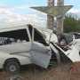 При столкновении автомобиля с бетонной опорой в Крыму погибли два человека