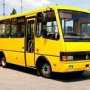 В Крыму поднятый на домкрате автобус придавил мужчину